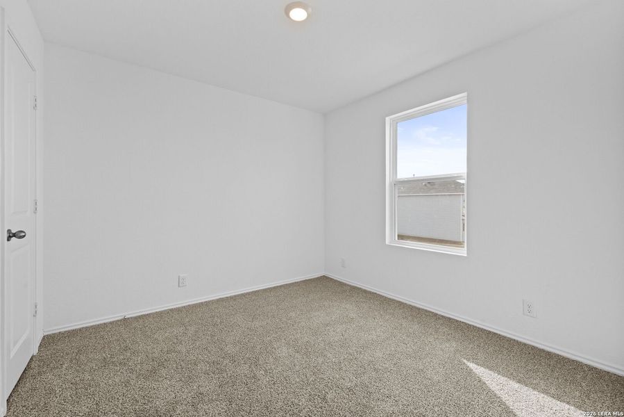 Spacious, unfurnished interior of a new home in Blue Ridge Ranch, San Antonio (Image 13).