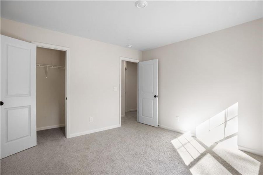 Spacious, unfurnished interior of a new home in , Buford (Image 27).
