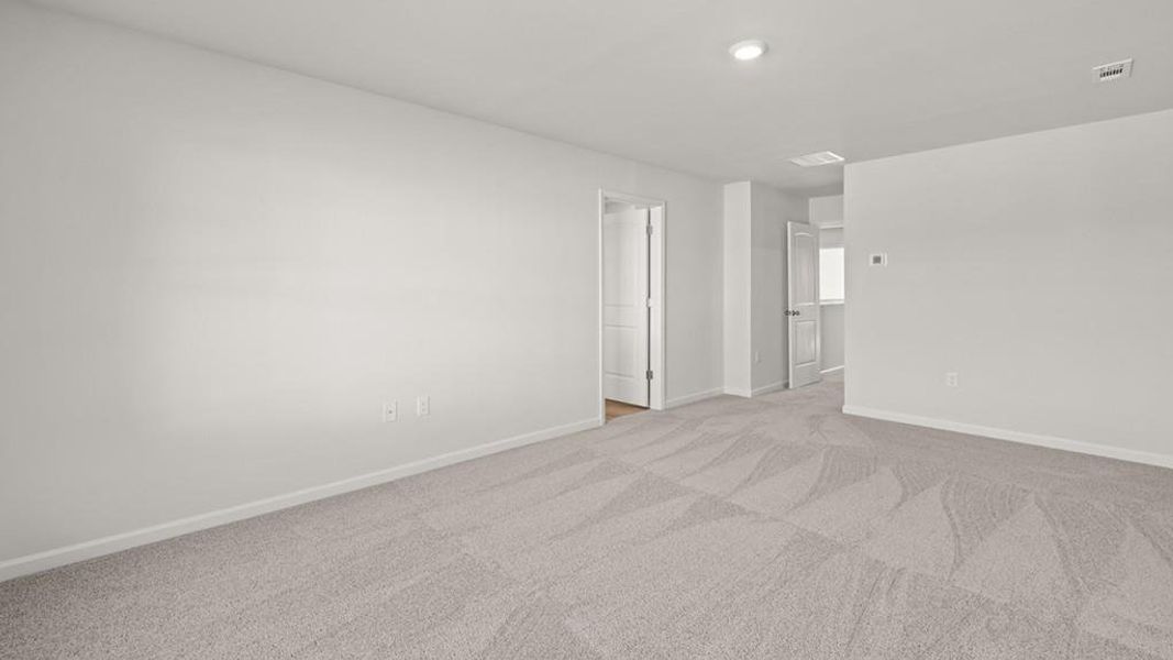 Spacious, unfurnished interior of a new home in Oconee Overlook Townhomes, Gainesville (Image 33).