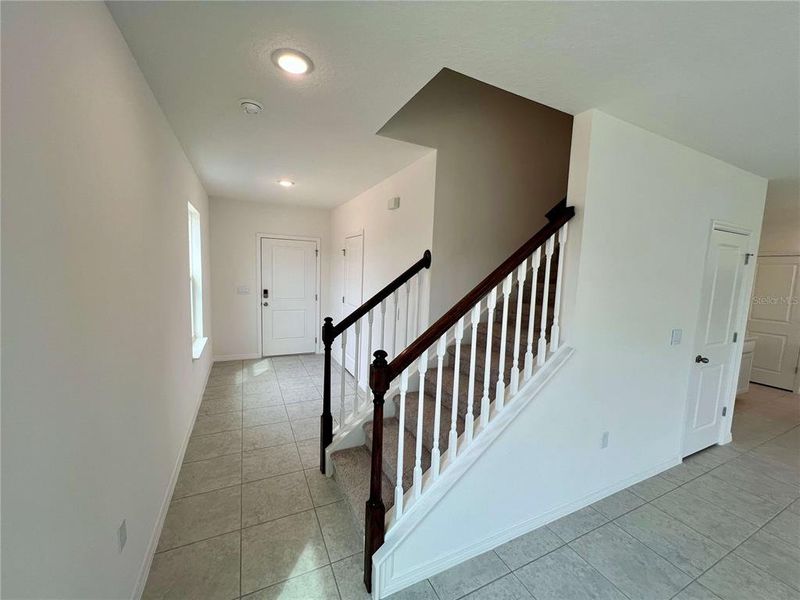 Spacious, unfurnished interior of a new home in Villamar, Winter Haven (Image 21).