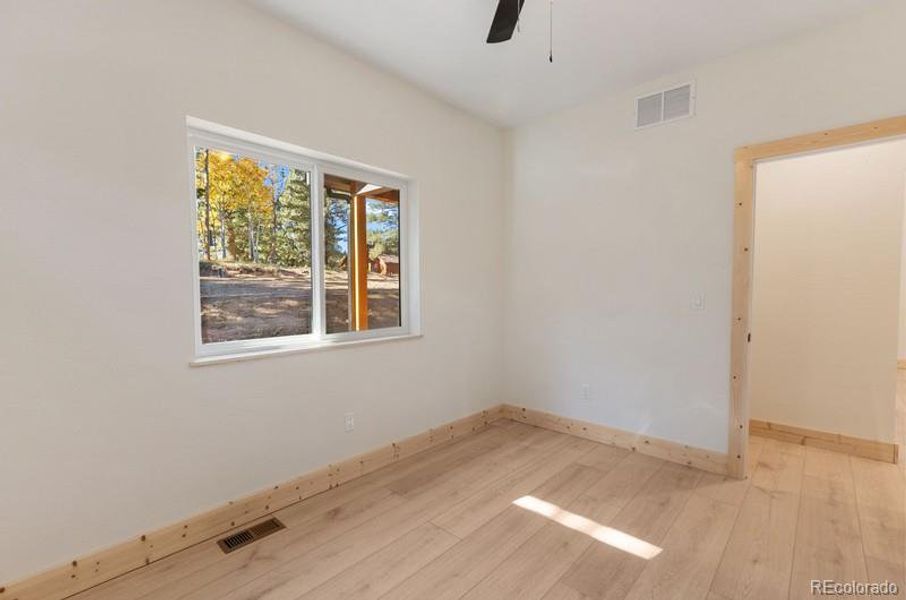 Spacious, unfurnished interior of a new home in , Florissant (Image 11).