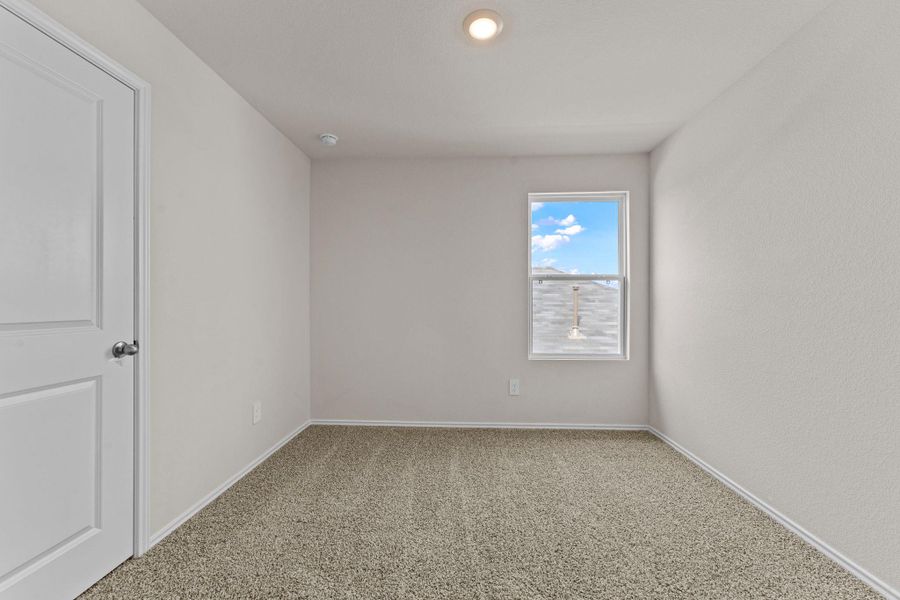 Spacious, unfurnished interior of a new home in Bollinger, Uhland (Image 17).