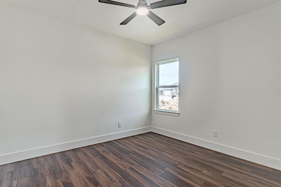 Spacious, unfurnished interior of a new home in , Granbury (Image 30).