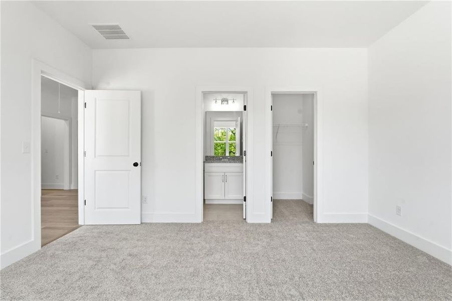 Spacious, unfurnished interior of a new home in , Marietta (Image 44).
