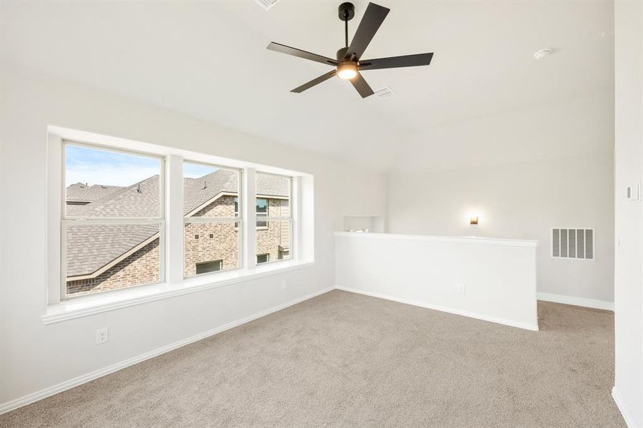 Spacious, unfurnished interior of a new home in Sable Creek, Sanger (Image 30). Spacious, unfurnished interior of a new home in Sable Creek, Sanger (Image 30).