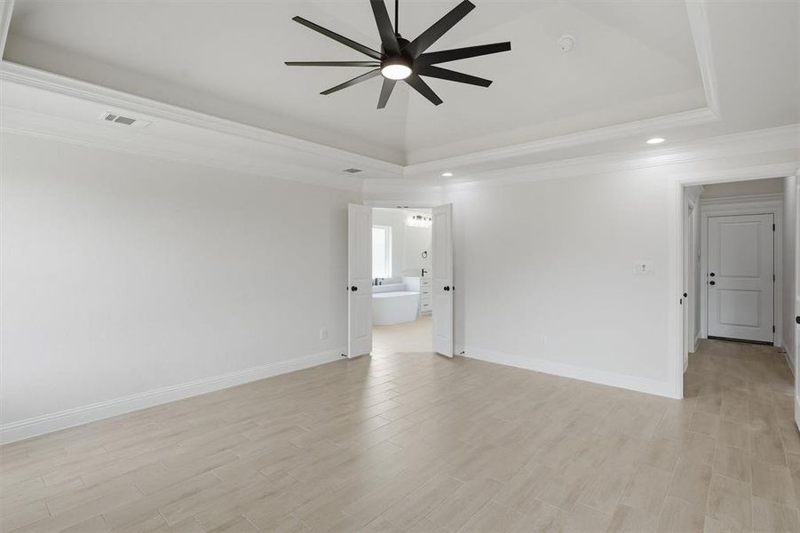 Spacious, unfurnished interior of a new home in , Weatherford (Image 31).