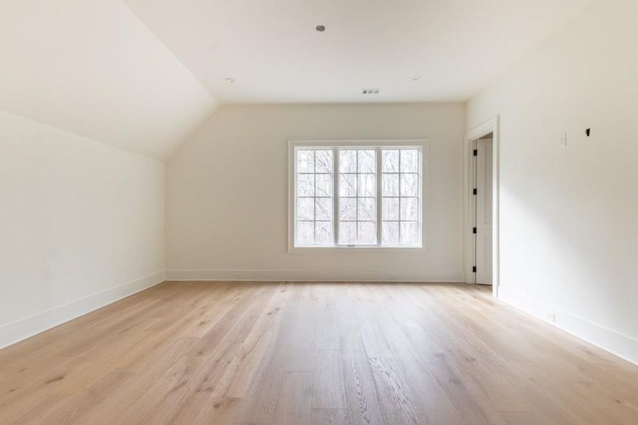 Spacious, unfurnished interior of a new home in , Milton (Image 29).