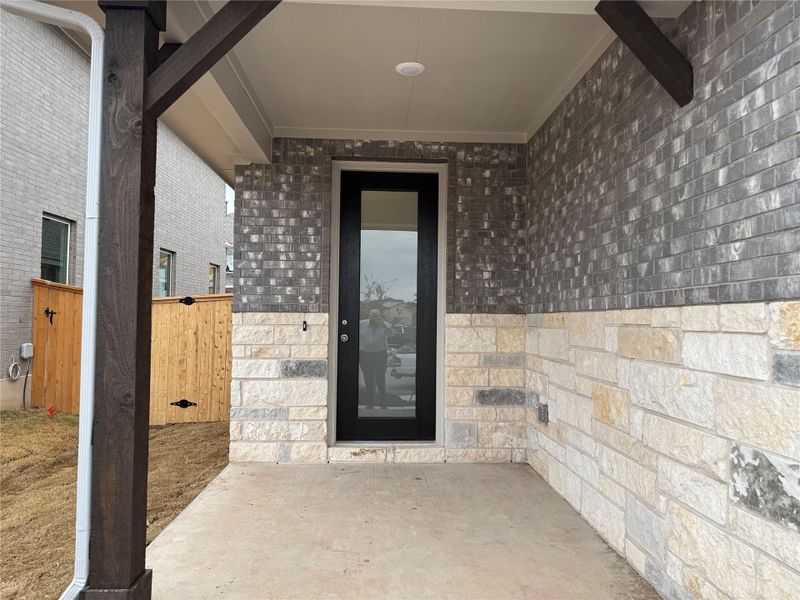 Exterior details and patio area of a home in La Cima, San Marcos (Image 3).