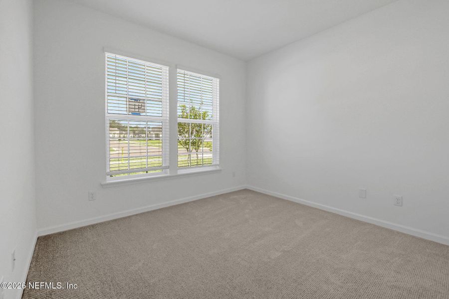 Spacious, unfurnished interior of a new home in Jennings Farm, Middleburg (Image 37).