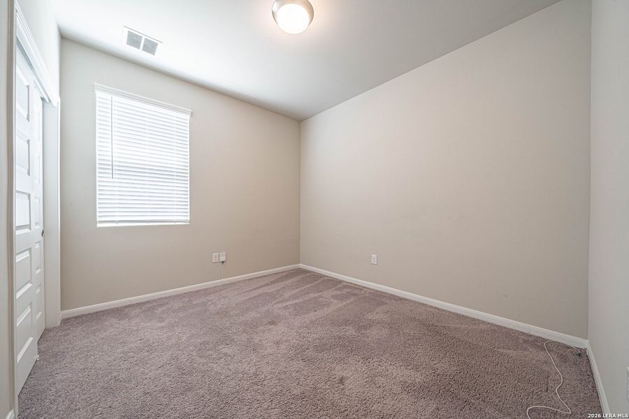 Spacious, unfurnished interior of a new home in Hannah Heights, Seguin (Image 16).