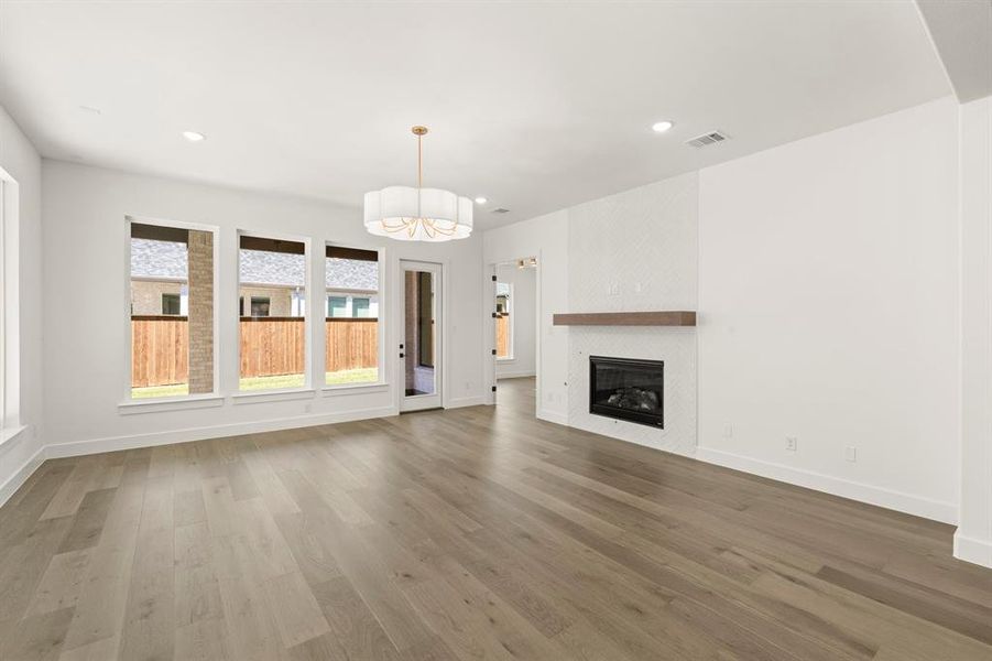 27. 3409 Alysheba - Family