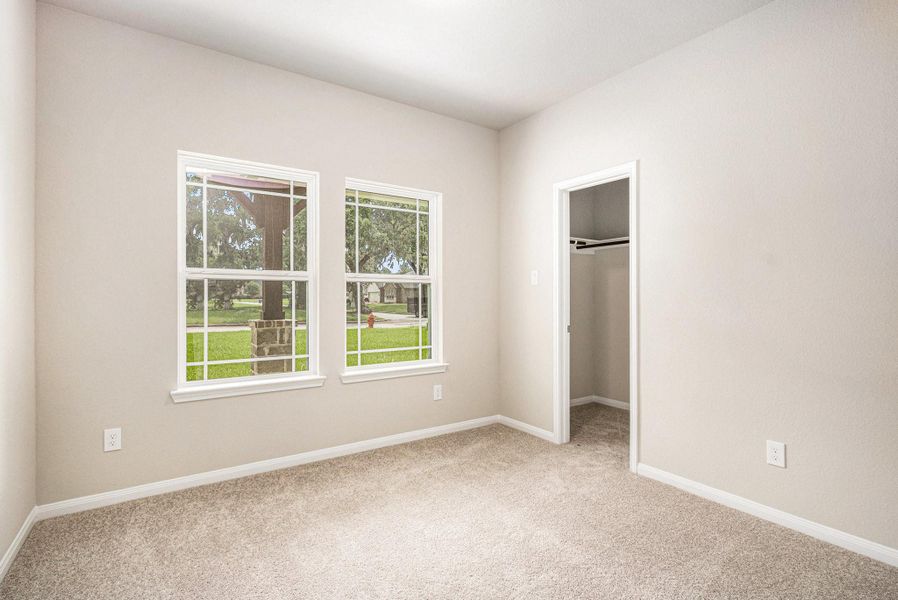 Spacious, unfurnished interior of a new home in Columbia Lakes, West Columbia (Image 15).