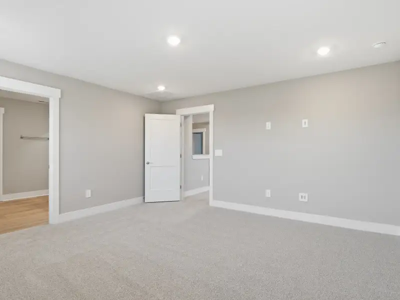 Spacious, unfurnished interior of a new home in Watkins Glen, Raleigh (Image 15).