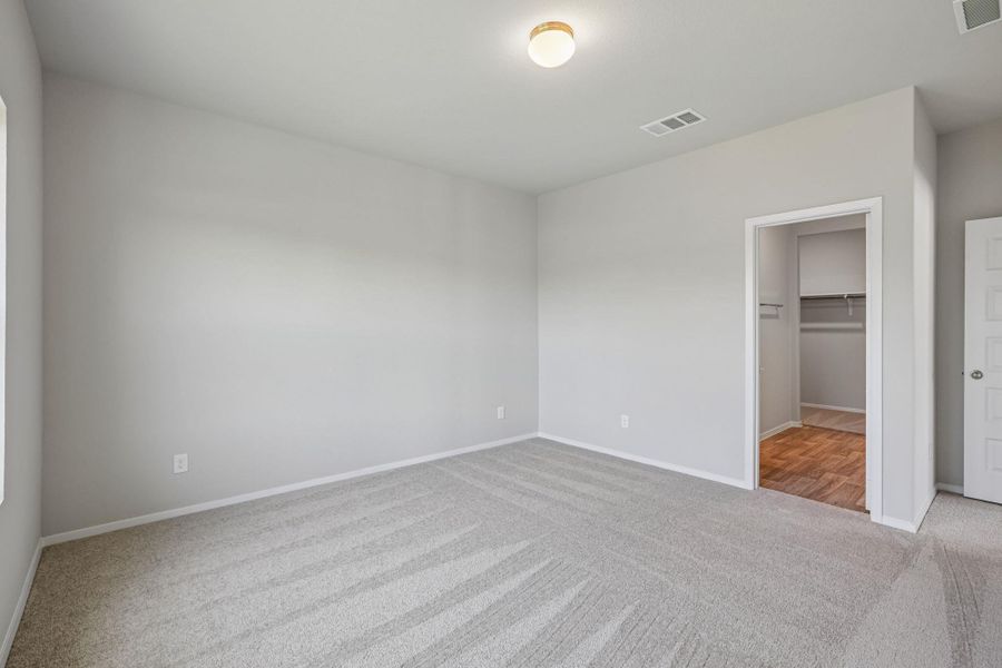 Spacious, unfurnished interior of a new home in Edgebrooke, Pflugerville (Image 15).
