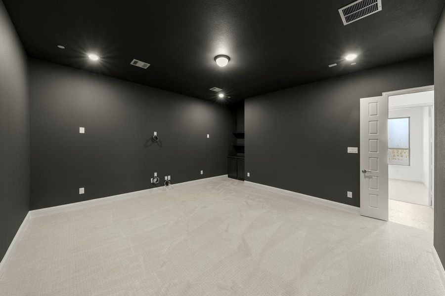 Spacious, unfurnished interior of a new home in Las Brisas at Stoney Creek, Sunnyvale (Image 30). Spacious, unfurnished interior of a new home in Las Brisas at Stoney Creek, Sunnyvale (Image 30).