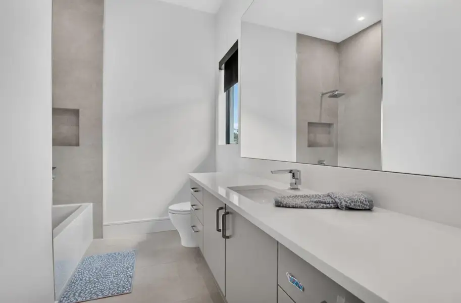 FULL BATH