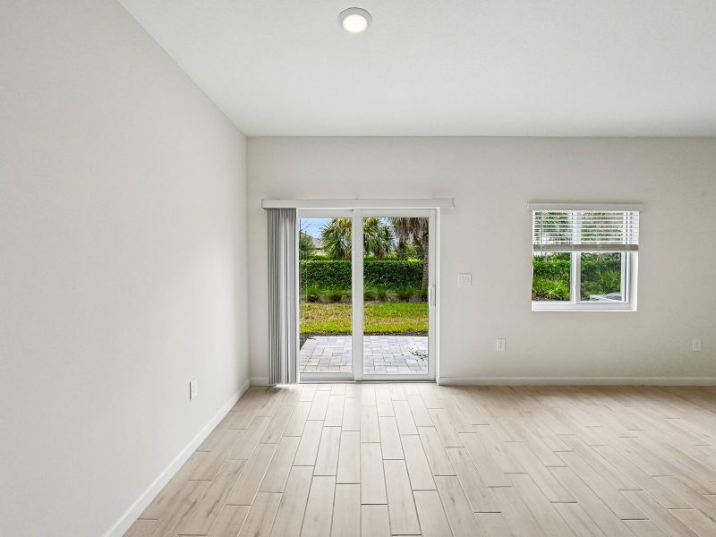Spacious, unfurnished interior of a new home in Meritage Homes at Central Park, Port St. Lucie (Image 11).