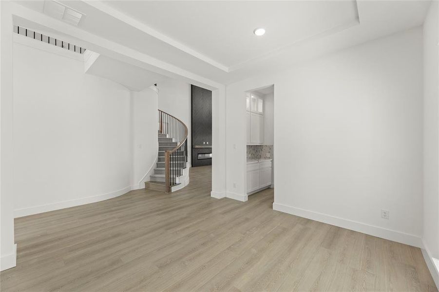 06. 15202 Reunion - Dining (2)