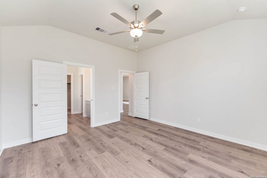 Spacious, unfurnished interior of a new home in Katzer Ranch, Converse (Image 18).