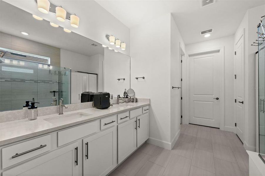 Furnished interior view inside a new home in , Alva (Image 18).