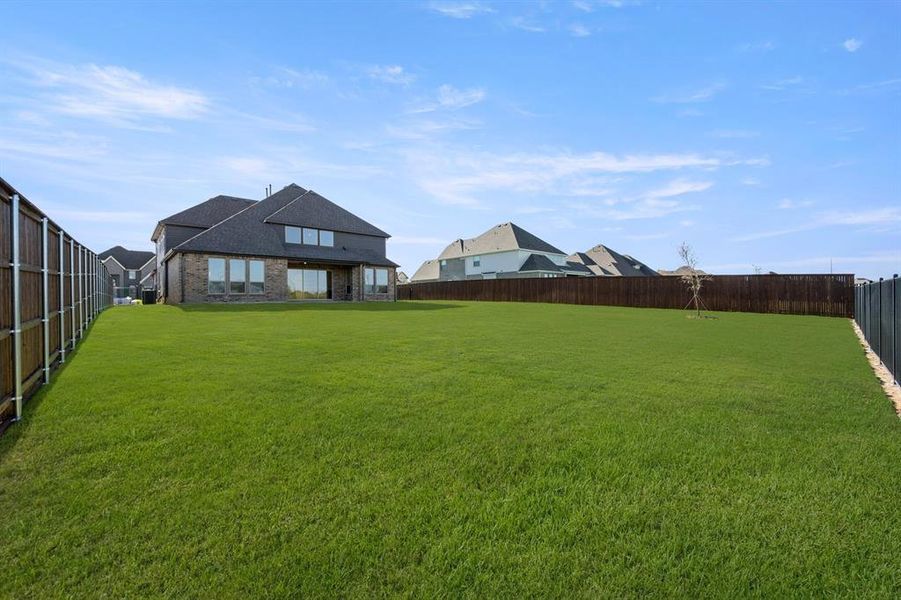 Exterior details and patio area of a home in LeTara, Haslet (Image 3).