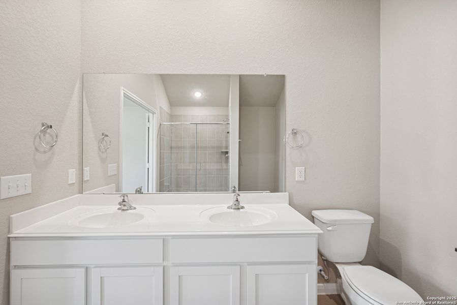 Furnished interior view inside a new home in Greenspoint Heights, Seguin (Image 8).