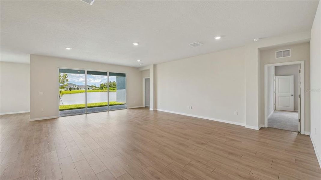 Spacious, unfurnished interior of a new home in Oakfield Trails, Parrish (Image 13).