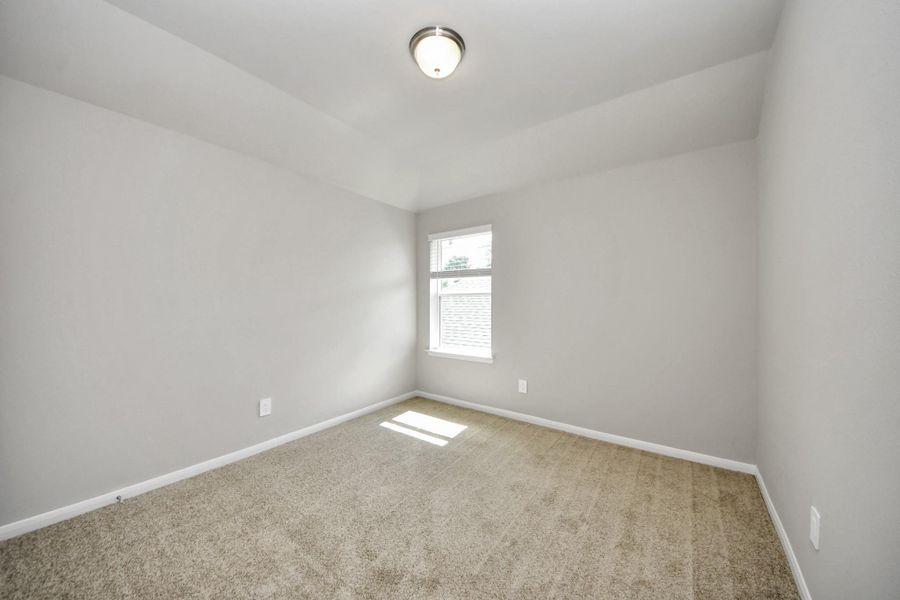 Spacious, unfurnished interior of a new home in Montgomery Ridge: Landmark Collection, Montgomery (Image 20).