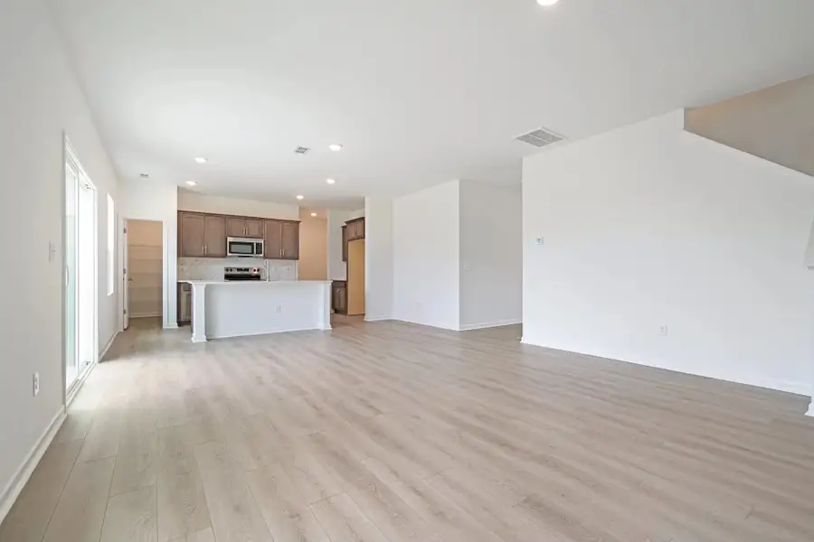 Spacious, unfurnished interior of a new home in Middleton Farms, Middlesex (Image 20). Spacious, unfurnished interior of a new home in Middleton Farms, Middlesex (Image 20).