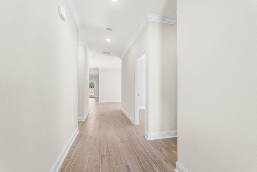 Spacious, unfurnished interior of a new home in Lake Merial, Panama City (Image 34). Spacious, unfurnished interior of a new home in Lake Merial, Panama City (Image 34).