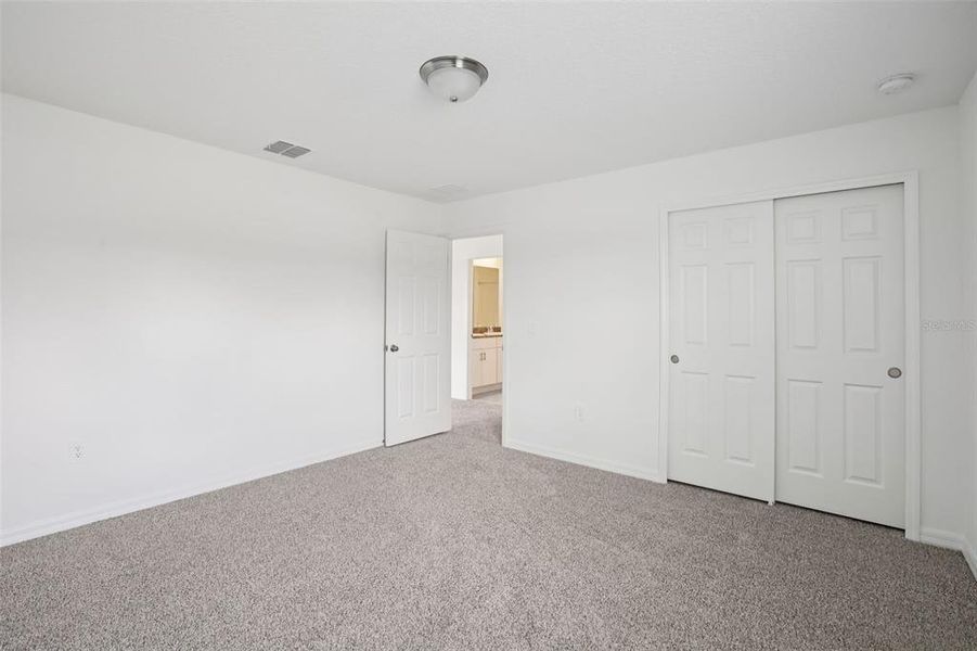 Spacious, unfurnished interior of a new home in Villamar - Classic Series, Winter Haven (Image 27).