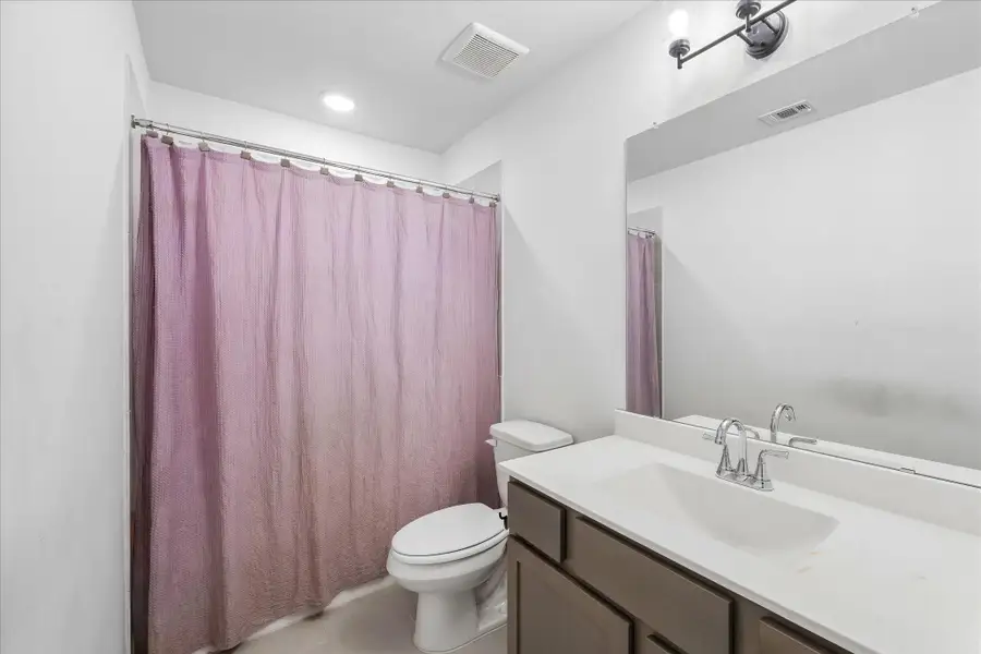 Furnished interior view inside a new home in Del Bello Lakes – 60', Manvel (Image 25).