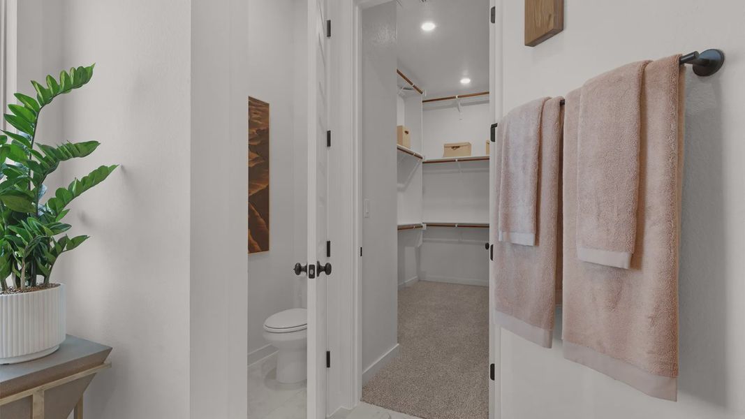 Representative furnished interior of a home built from the Hampton by Chesmar Homes in Crescent Bluff, Georgetown (Image 31).