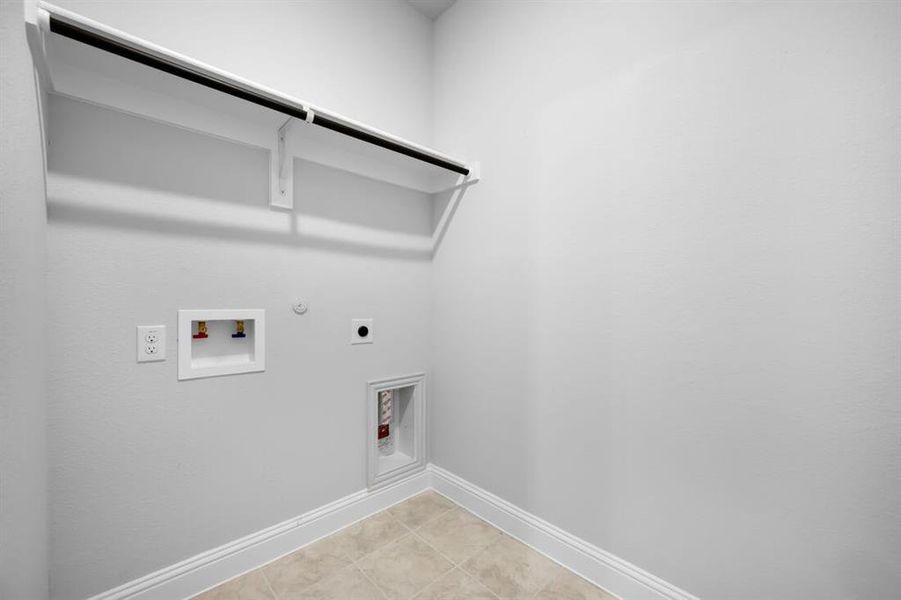 Spacious, unfurnished interior of a new home in South Oak 50s, Oak Point (Image 15). Spacious, unfurnished interior of a new home in South Oak 50s, Oak Point (Image 15).