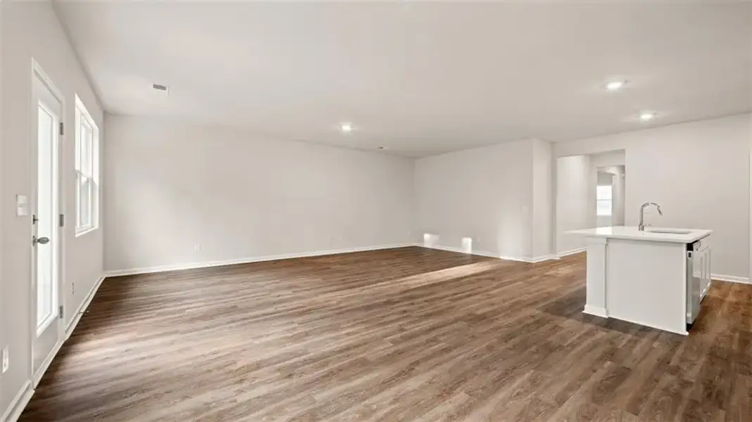 Spacious, unfurnished interior of a new home in Champion's Run, Lithonia (Image 24).
