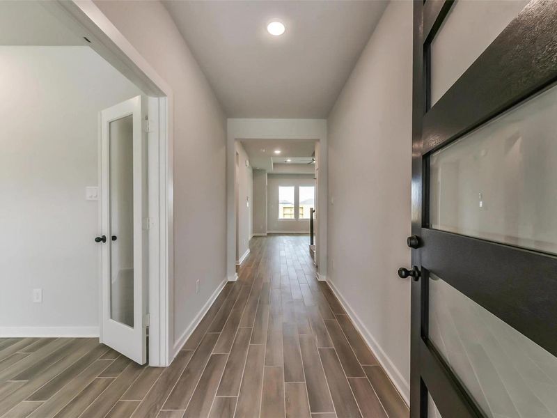 Spacious, unfurnished interior of a new home in Sundance Cove, Crosby (Image 19).