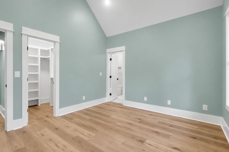 Spacious, unfurnished interior of a new home in , Hollywood (Image 76). Spacious, unfurnished interior of a new home in , Hollywood (Image 76).
