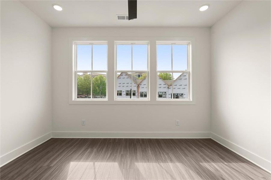 Spacious, unfurnished interior of a new home in , Alpharetta (Image 29).