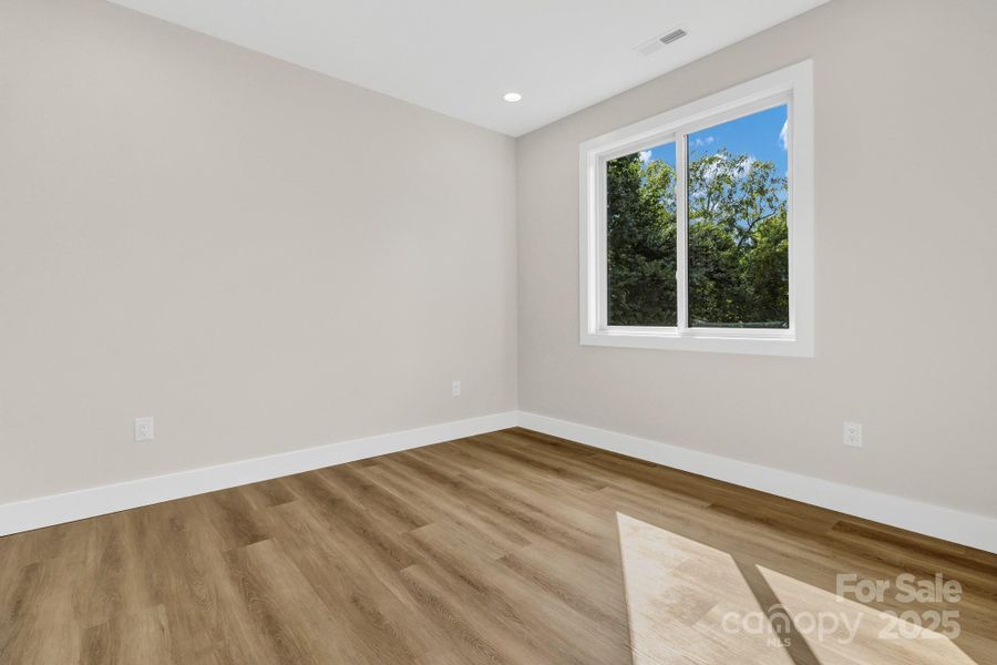 Spacious, unfurnished interior of a new home in , Asheville (Image 31).