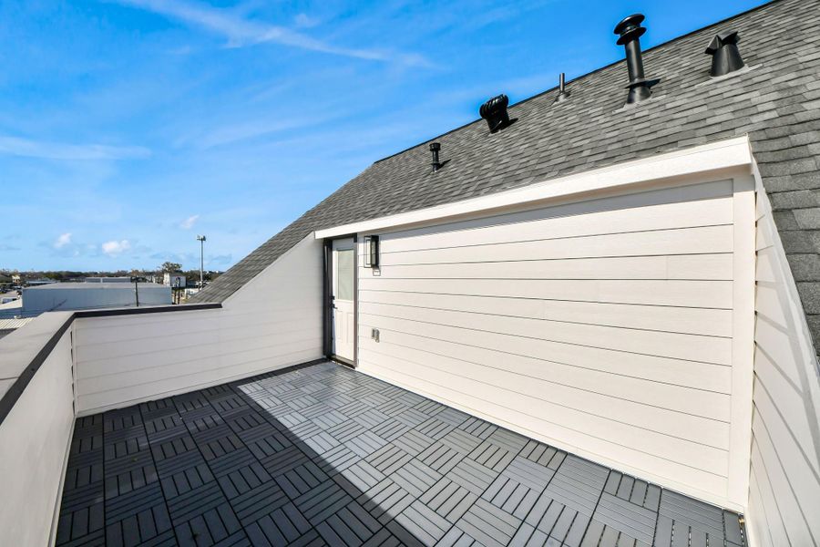 Exterior details and patio area of a home in , Houston (Image 23).