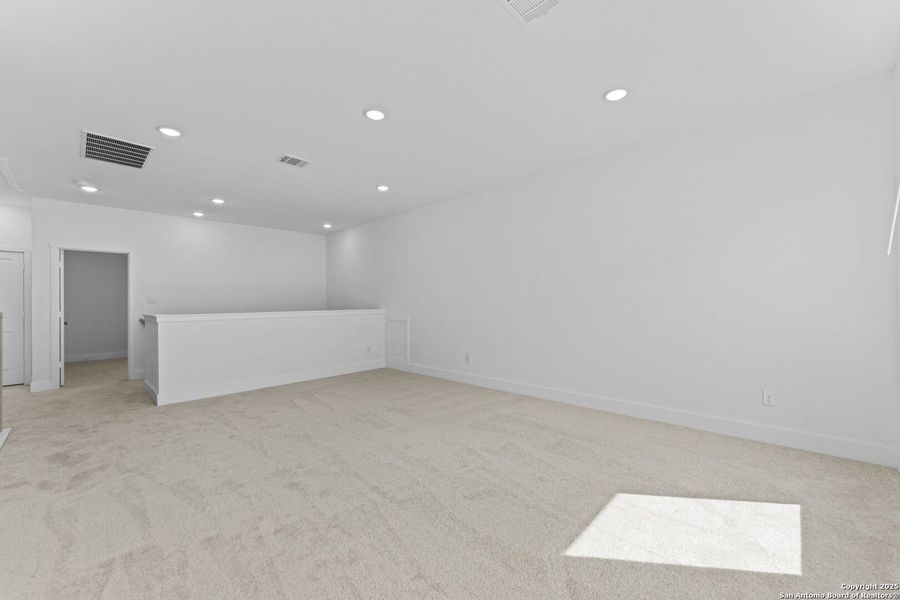Spacious, unfurnished interior of a new home in , New Braunfels (Image 12).
