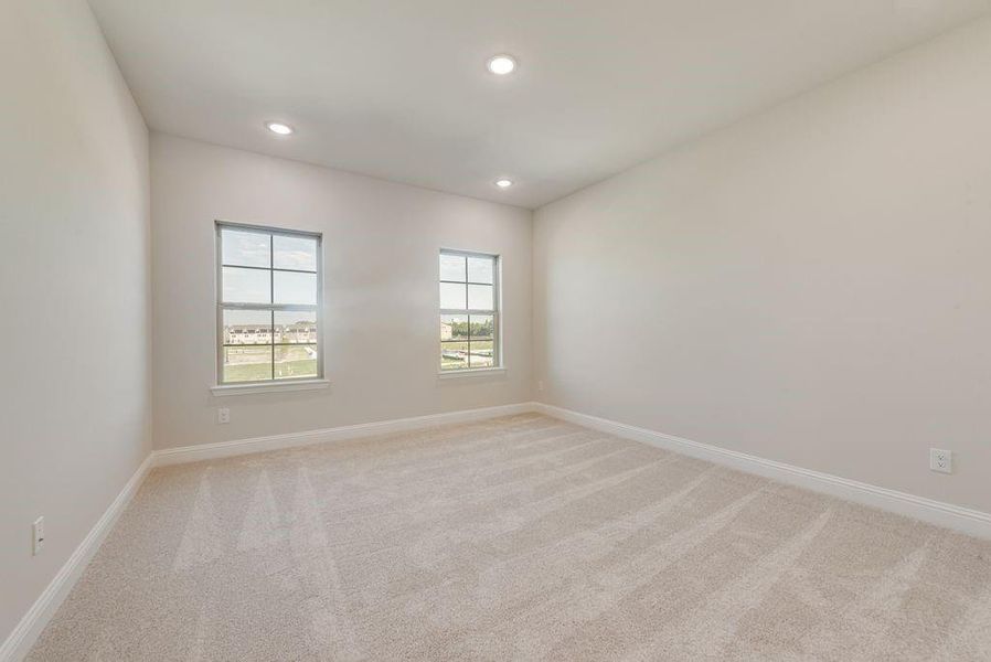 Spacious, unfurnished interior of a new home in Bayside, Rowlett (Image 33).