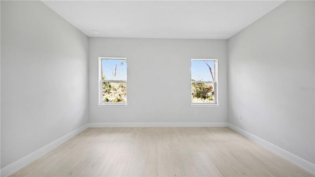 Spacious, unfurnished interior of a new home in , Ocala (Image 34).