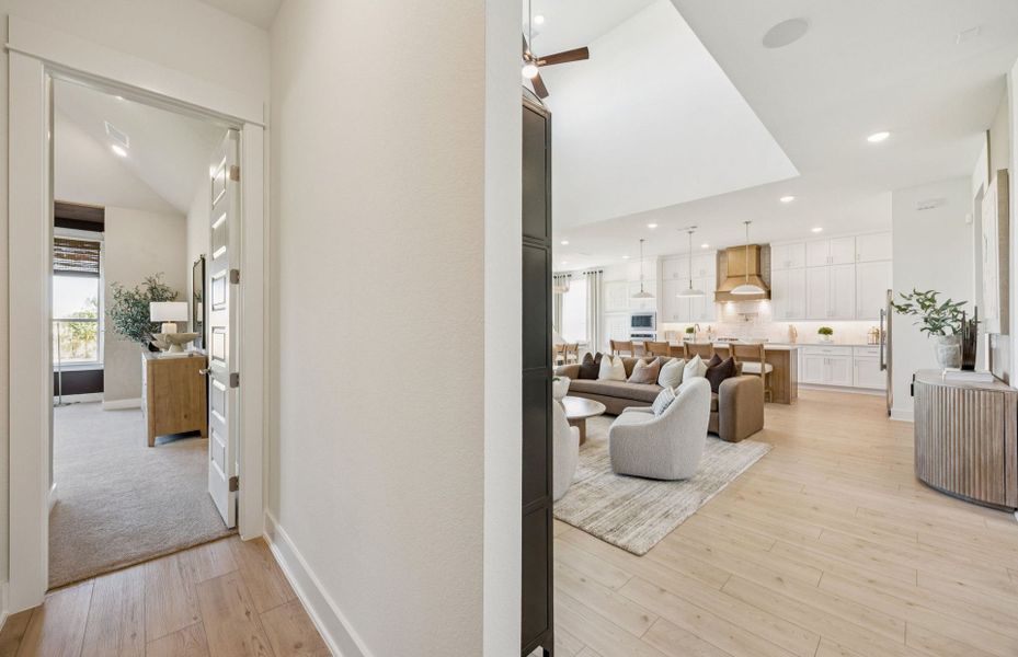 Representative furnished interior of a home built from the Gillett by Pulte Homes in Ryehill, Rosenberg (Image 43).
