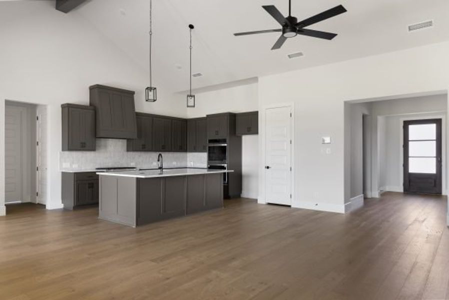 Furnished interior view inside a new home in Heath Golf and Yacht Club, Forney (Image 36).