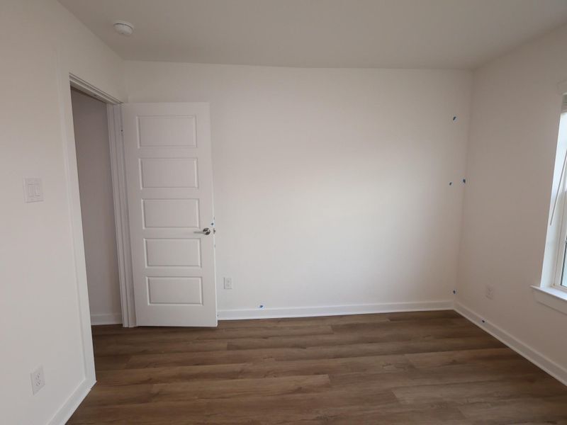 Spacious, unfurnished interior of a new home in Ambrose, La Marque (Image 18).