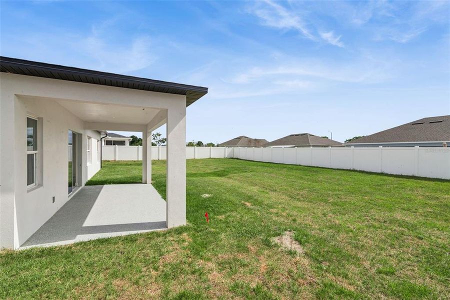 Exterior details and patio area of a home in , Belleview (Image 4).