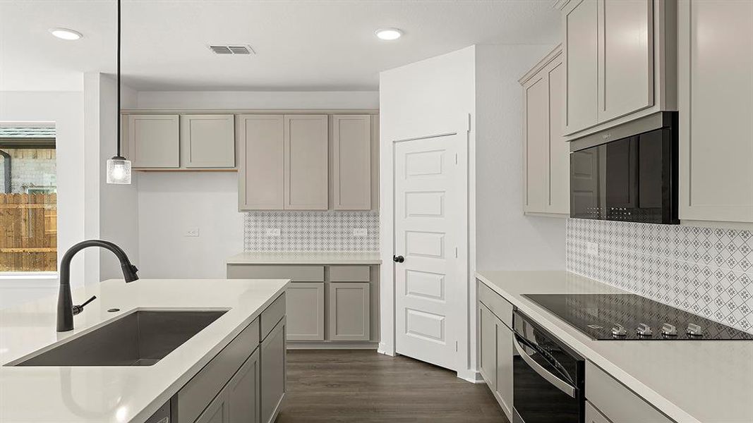 10. 2244 Sesaro - Kitchen (3)