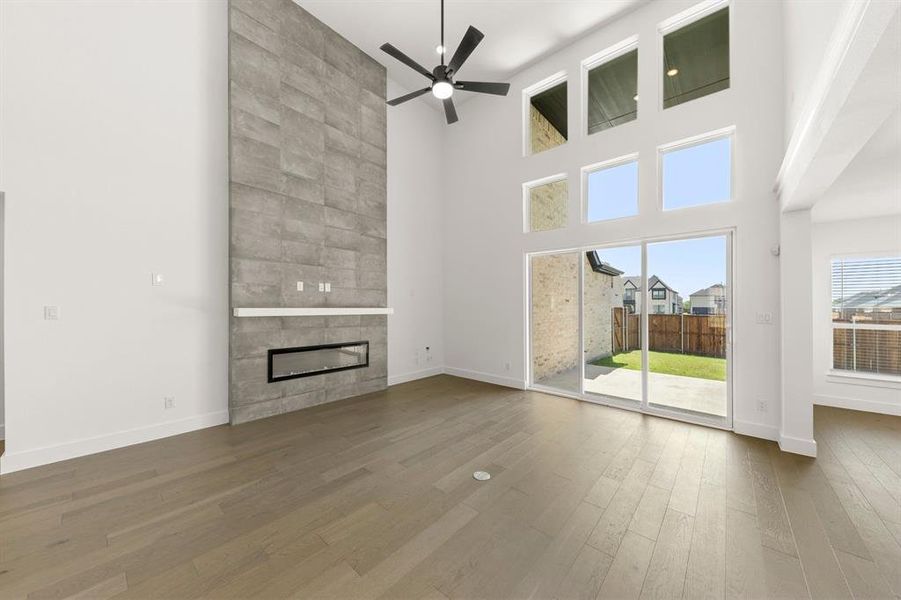 Spacious, unfurnished interior of a new home in Villages of Creekwood, Frisco (Image 22).