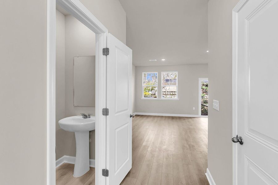 Spacious, unfurnished interior of a new home in , Summerville (Image 16).